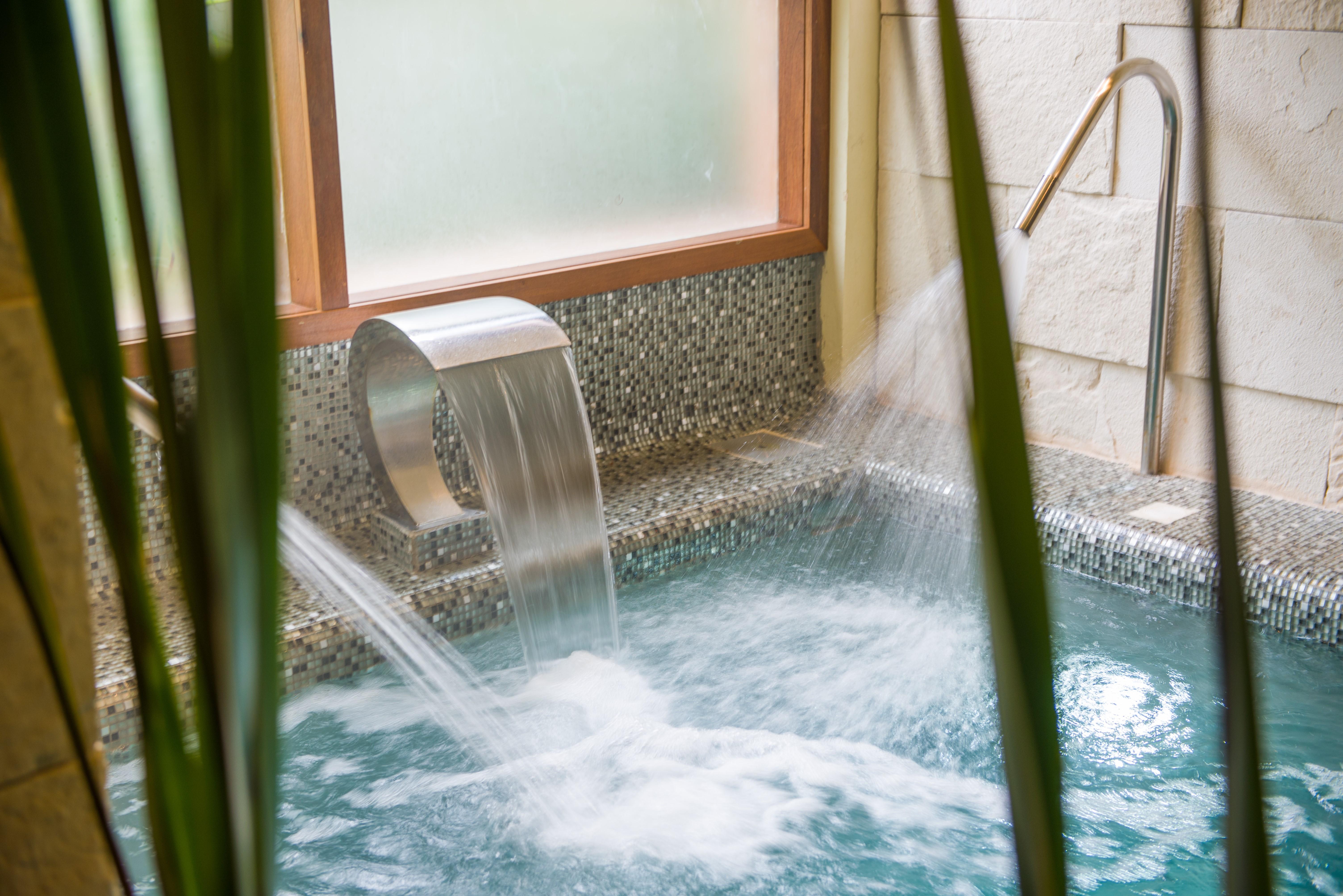 Magic Blue Spa Boutique Hotel Adults Only Playa del Carmen Eksteriør bilde A modern onsen bath